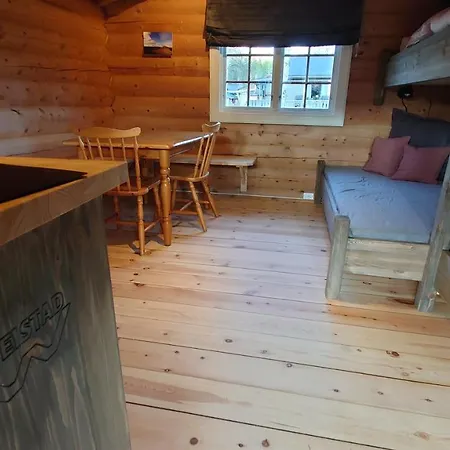Lodge Weistad *